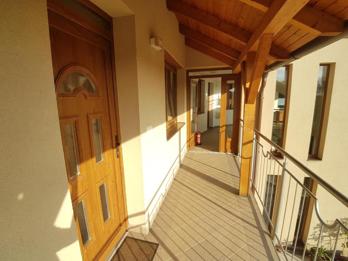 Dorci Apartman Кестхей Экстерьер фото