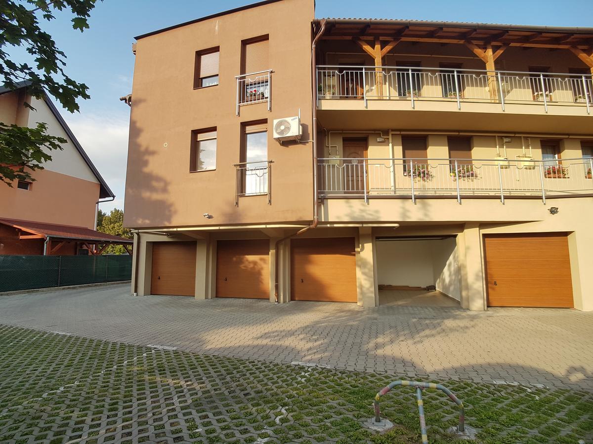 Dorci Apartman Кестхей Экстерьер фото
